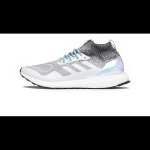 Size 9.5 ultra boost mid